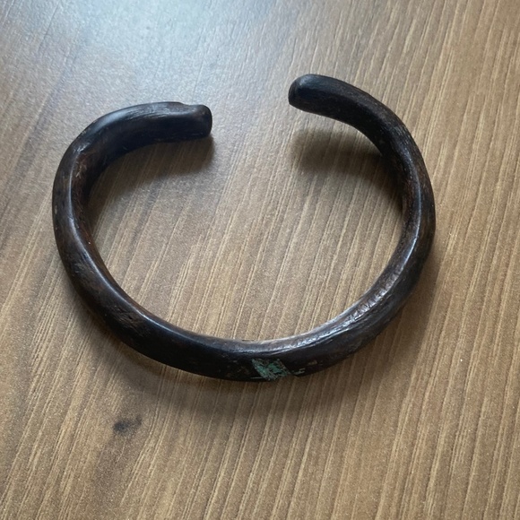 Elegant Brown Bracelet - Picture 2 of 3